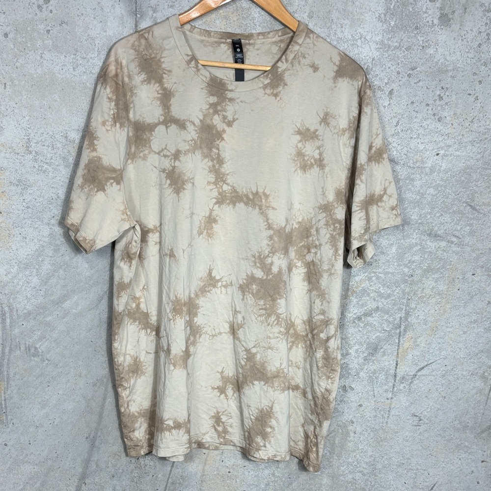 Lululemon Men's Beige Tie-Dye T-Shirt